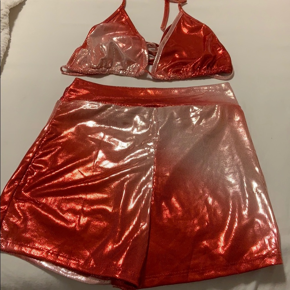 DollsKill Red Chromatic Short Set Rave - Picture 2 of 2